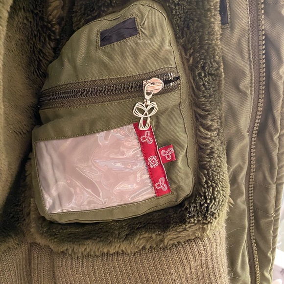 Aritzia TNA - Honey Ryder Parka - Olive Green - Size Medium - Picture 5 of 8